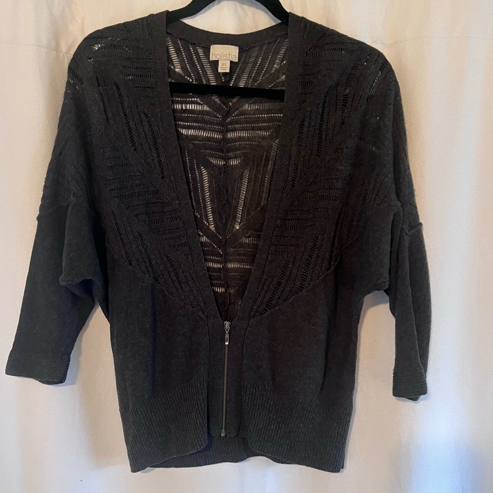 Holistia V-Neck Sweater w/ Zipper in Front